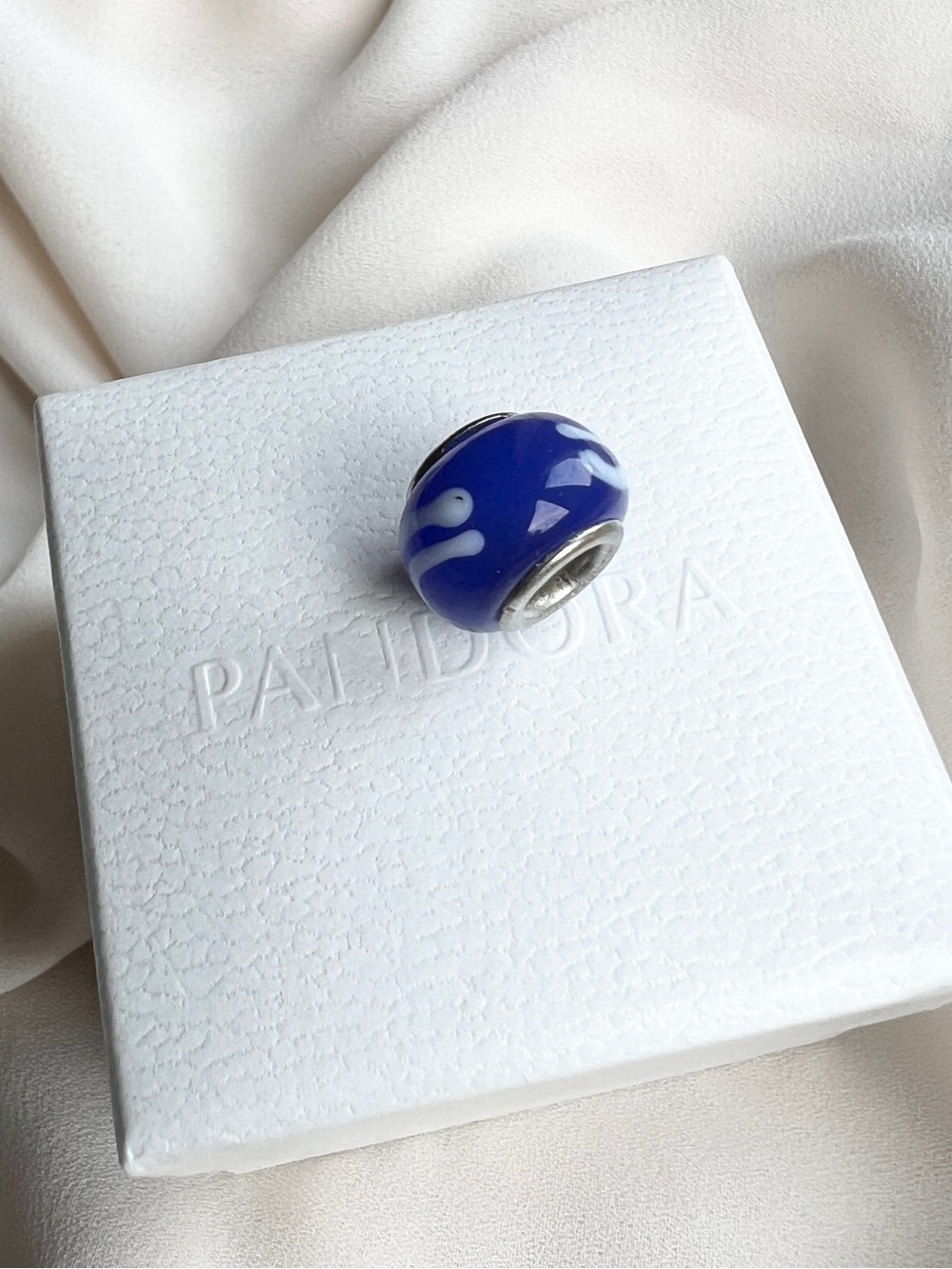 PANDORA BLUE WHITE WAVES MURANO GLASS CHARM - Picture 6 of 6
